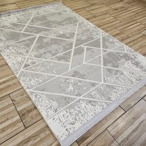 Плътен килим - сиво и бяло